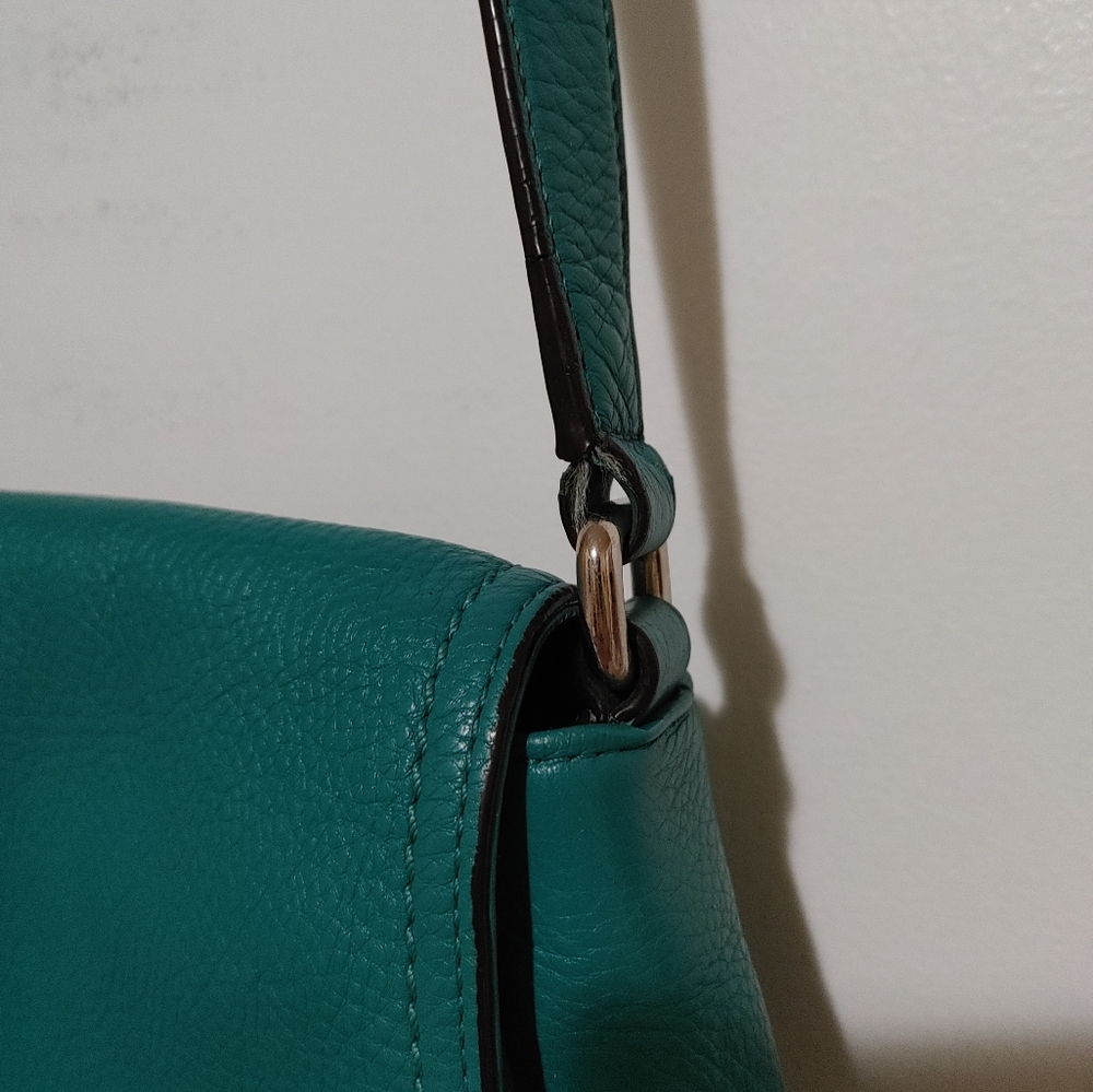 Small Coach - Picture 2 of 4